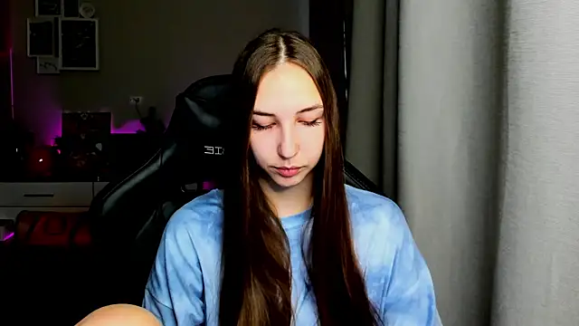 Snapshot of Sm0ly chatting on 4, 10, 2025 Sm0ly online show from 4, 10, 2025