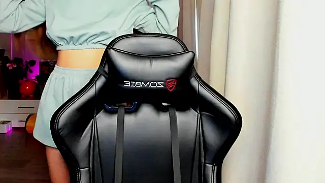 Snapshot of Sm0ly chatting on 16, 10, 2025 Sm0ly online show from 16, 10, 2025