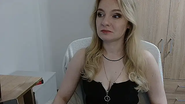 AlmaHoney online show from 25, 5, 2026