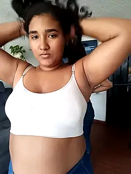Snapshot of samanthaeliott22 chatting on 21, 3, 2025 samanthaeliott22 online show from 21, 3, 2025