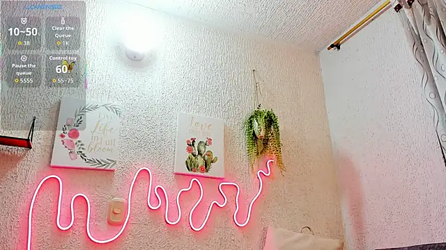 Snapshot of samanthaeliott22 chatting on 23, 10, 2025 samanthaeliott22 online show from 23, 10, 2025