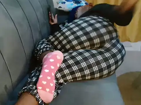 Snapshot of leslysexygirl chatting on 2, 10, 2025 leslysexygirl online show from 2, 10, 2025