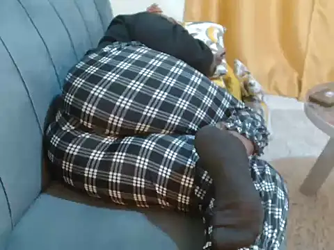 Snapshot of leslysexygirl chatting on 24, 11, 2025 leslysexygirl online show from 24, 11, 2025