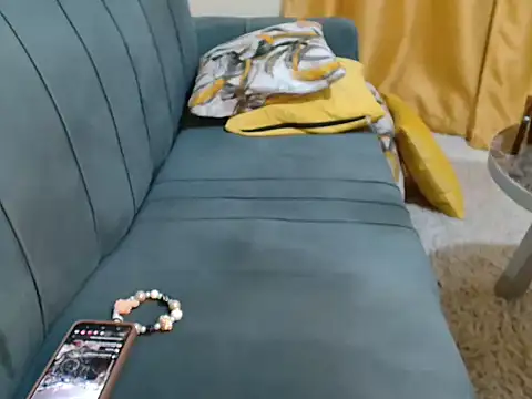 Snapshot of leslysexygirl chatting on 18, 12, 2025 leslysexygirl online show from 18, 12, 2025