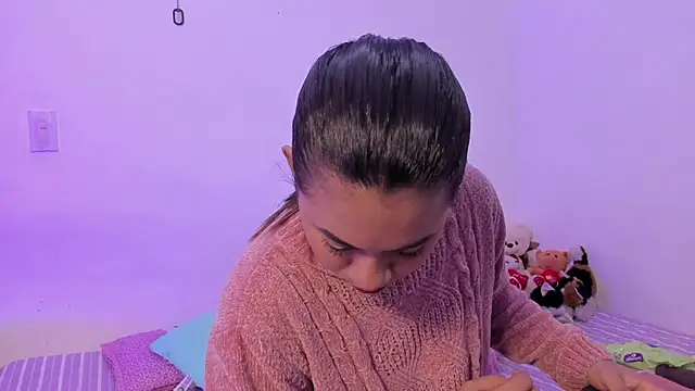 Snapshot of crystalvazquez chatting on 21, 10, 2025 crystalvazquez online show from 21, 10, 2025