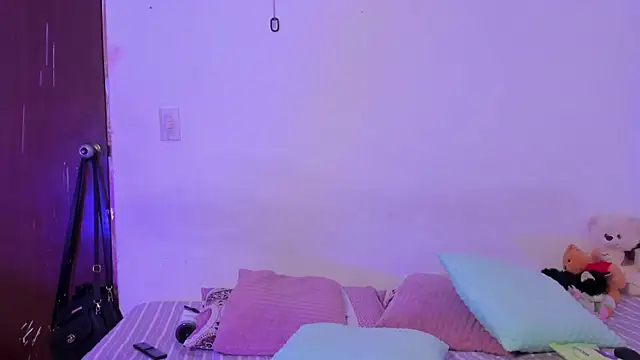 Snapshot of crystalvazquez chatting on 23, 10, 2025 crystalvazquez online show from 23, 10, 2025