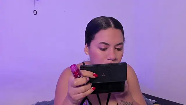 Snapshot of crystalvazquez chatting on 7, 11, 2025 crystalvazquez online show from 7, 11, 2025