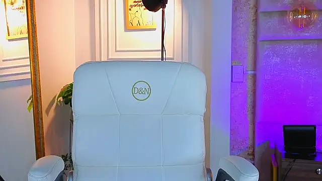 AlessiaLondon online show from 11, 5, 2026