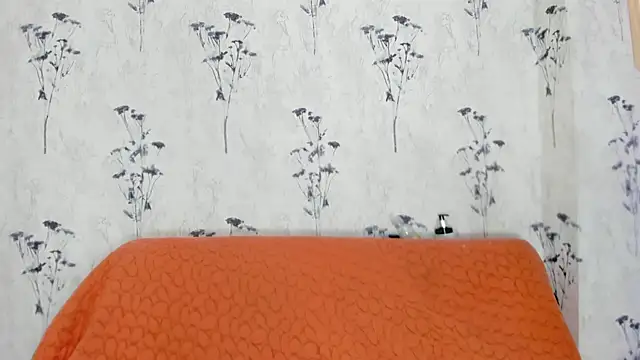 Mia candy 0 online show from 17, 1, 2025