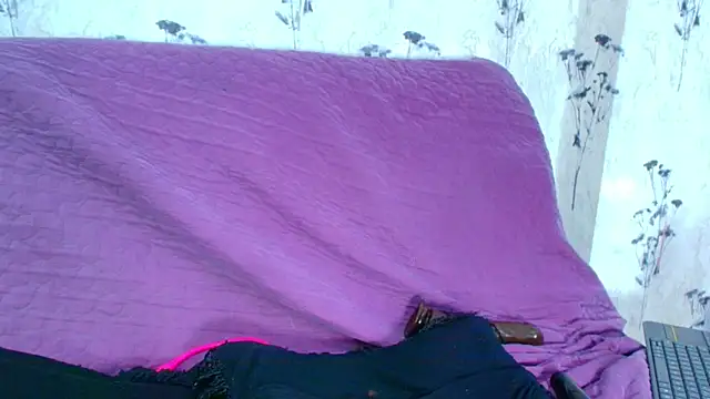 Mia candy 0 online show from 10, 2, 2025