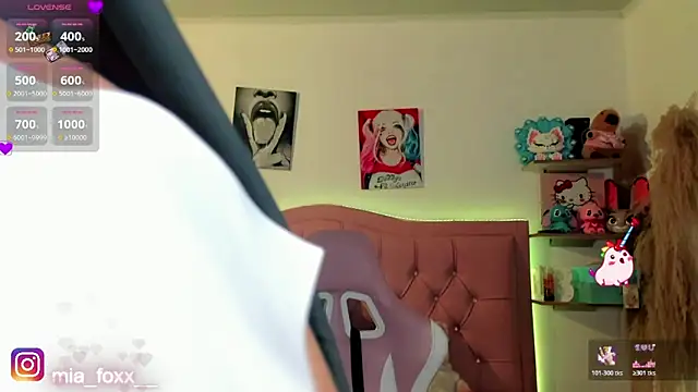 Mia foxx  online show from 7, 2, 2026