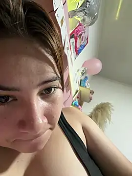 Mia foxx  online show from 24, 2, 2026