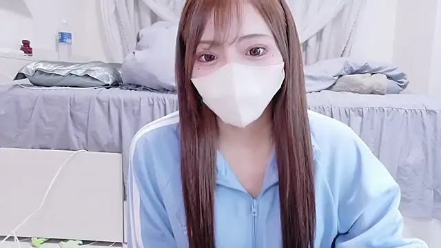 Snapshot of _chanMOMO_ chatting on 10, 11, 2025 chanMOMO online show from 10, 11, 2025