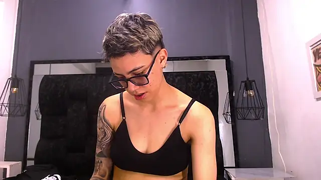 Cutie Shy  online show from 10, 1, 2026