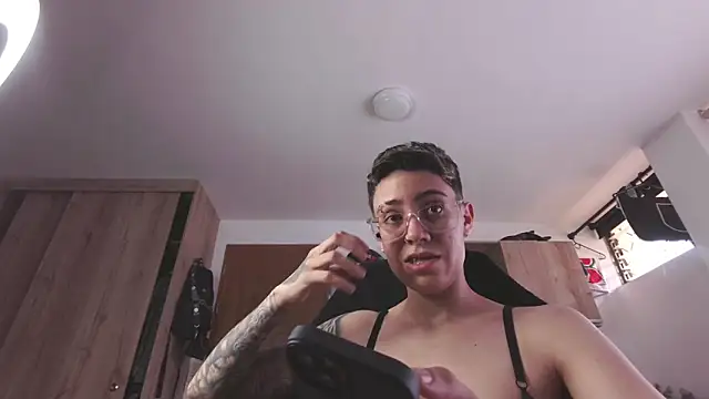 Cutie Shy  online show from 20, 3, 2026