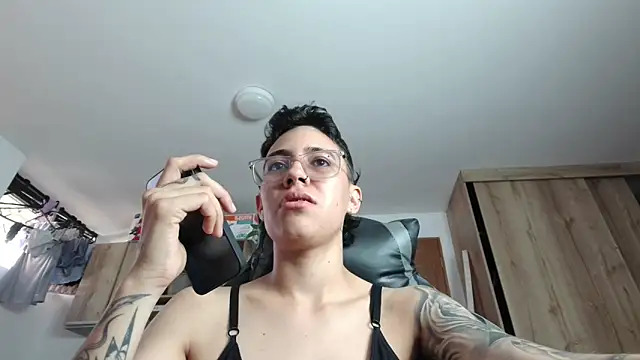 Cutie Shy  online show from 22, 6, 2026