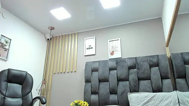 camila  herrera online show from 21, 12, 2024