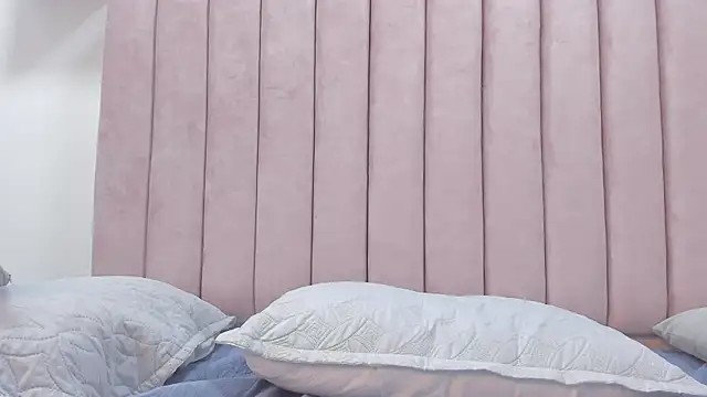 camila  herrera online show from 4, 2, 2025