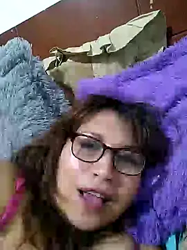 Snapshot of Kazsandraa chatting on 4, 2, 2025 Kazsandraa online show from 4, 2, 2025