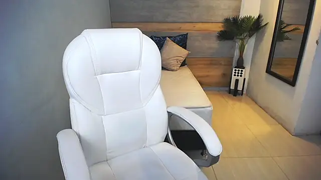 liseth fox online show from 10, 12, 2024