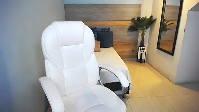 liseth fox online show from 7, 1, 2025