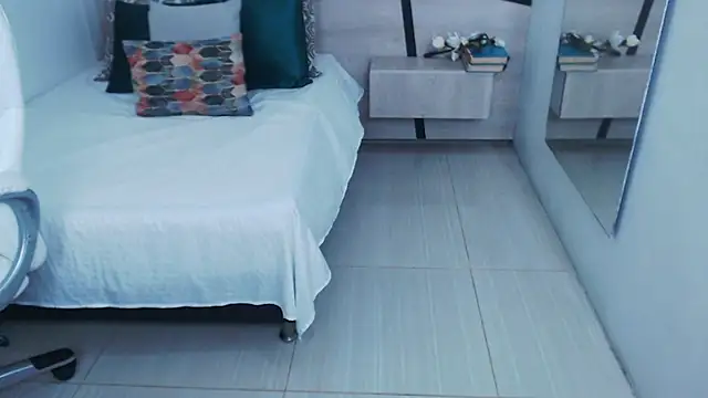 liseth fox online show from 8, 1, 2025