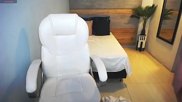 liseth fox online show from 23, 2, 2025