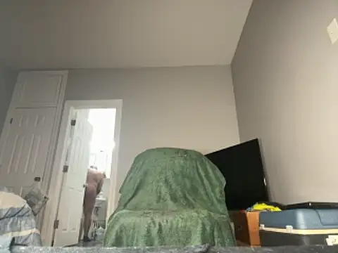 Snapshot of ChiRaqb8 chatting on 4, 11, 2025 ChiRaqb8 online show from 4, 11, 2025