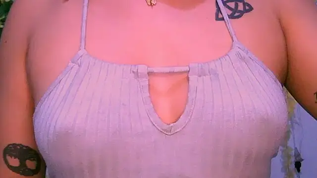 Snapshot of Crysrus chatting on 1, 2, 2026 Crysrus online show from 1, 2, 2026