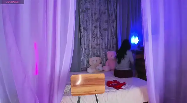 megann   white online show from 31, 12, 2024