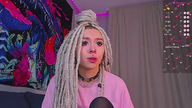 Snapshot of Grace_Walker chatting on 5, 1, 2025 Grace Walker online show from 5, 1, 2025