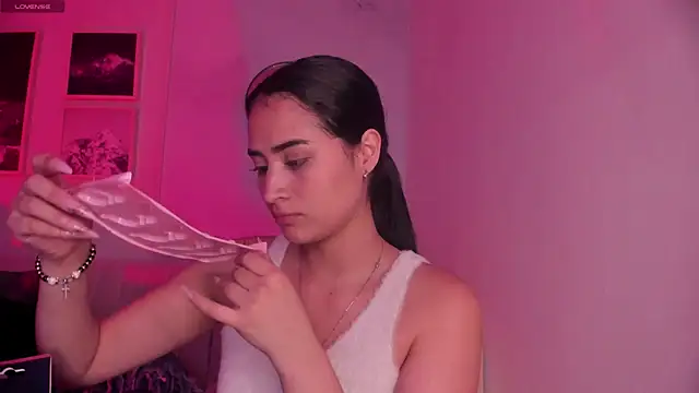 lara madisson online show from 1, 10, 2025