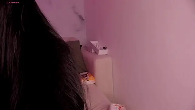 lara madisson online show from 3, 10, 2025