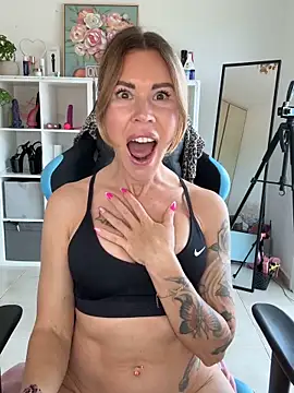 Snapshot of Lara_Bergmann chatting on 24, 3, 2026 Lara Bergmann online show from 24, 3, 2026