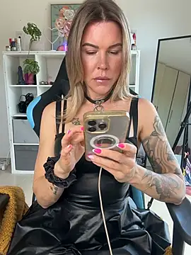 Snapshot of Lara_Bergmann chatting on 29, 3, 2026 Lara Bergmann online show from 29, 3, 2026