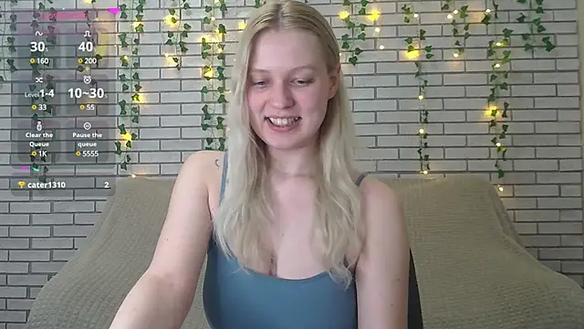 Snapshot of EmiliaDuchess chatting on 8, 2, 2025 EmiliaDuchess online show from 8, 2, 2025
