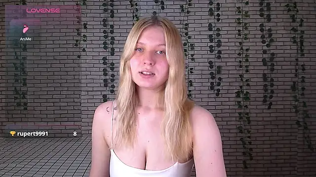 Snapshot of EmiliaDuchess chatting on 13, 10, 2025 EmiliaDuchess online show from 13, 10, 2025