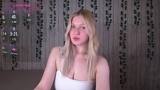 Snapshot of EmiliaDuchess chatting on 25, 11, 2025 EmiliaDuchess online show from 25, 11, 2025