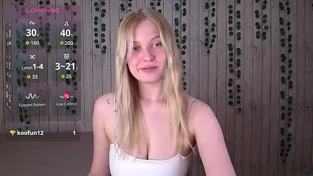 Snapshot of EmiliaDuchess chatting on 19, 12, 2025 EmiliaDuchess online show from 19, 12, 2025
