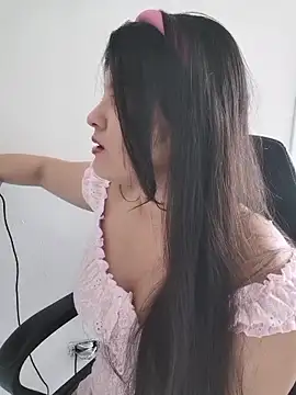 Snapshot of lilpervertgirl chatting on 4, 4, 2026 lilpervertgirl online show from 4, 4, 2026