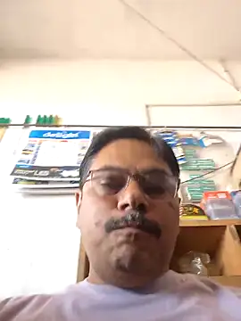Snapshot of Srmotrs chatting on 17, 4, 2026 Srmotrs online show from 17, 4, 2026