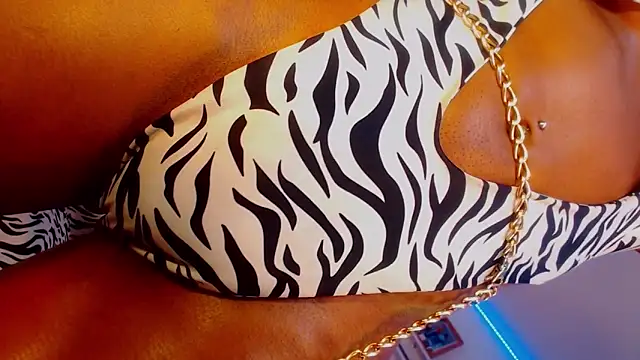 Snapshot of touchm_cockhard chatting on 1, 2, 2025 touchm cockhard online show from 1, 2, 2025