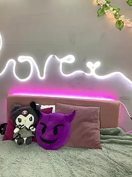 Snapshot of YouliteSllut2 chatting on 5, 3, 2025 YouliteSllut2 online show from 5, 3, 2025