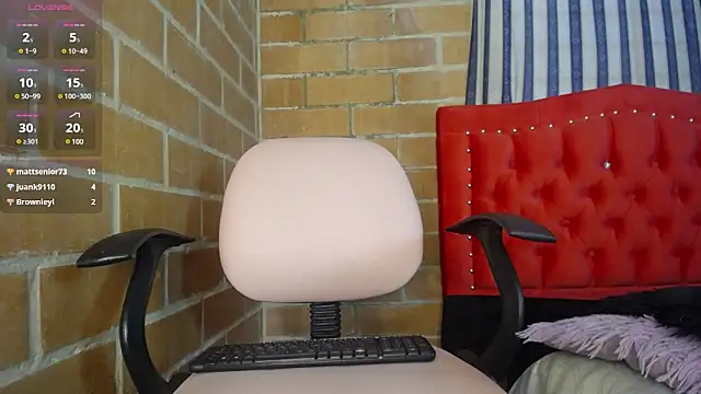 Snapshot of sharol_espitia chatting on 8, 3, 2025 sharol espitia online show from 8, 3, 2025