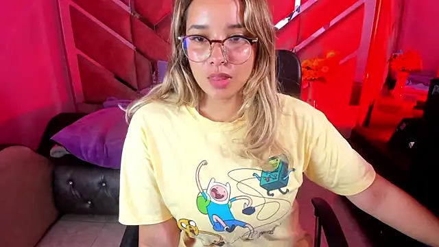 Snapshot of Olivia_Fox69 chatting on 19, 9, 2025 Olivia Fox69 online show from 19, 9, 2025