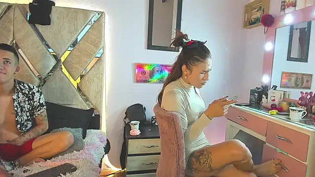 parejacaliente20154 online show from 13, 11, 2025