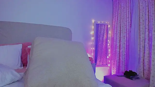 Snapshot of VIDEO_SALE_4_YOU chatting on 7, 5, 2026 VIDEO SALE 4 YOU online show from 7, 5, 2026