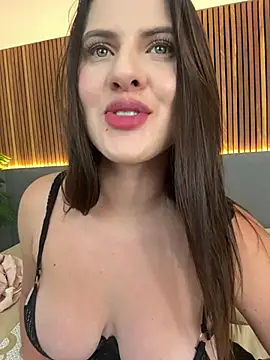 EmiilyAdams  online show from 10, 12, 2024