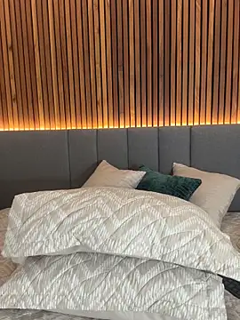 EmiilyAdams  online show from 8, 11, 2025