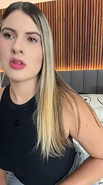 EmiilyAdams  online show from 1, 5, 2026